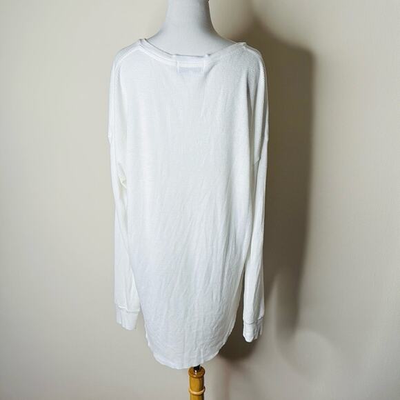 Wildfox Kiss Me Mistletoe White Thermal Top - Picture 5 of 5